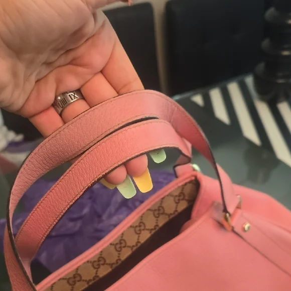 Gucci Pink Shoulder Bag with Dome Shape Amazing Clean Condition Authentic COA - Picture 16 of 16